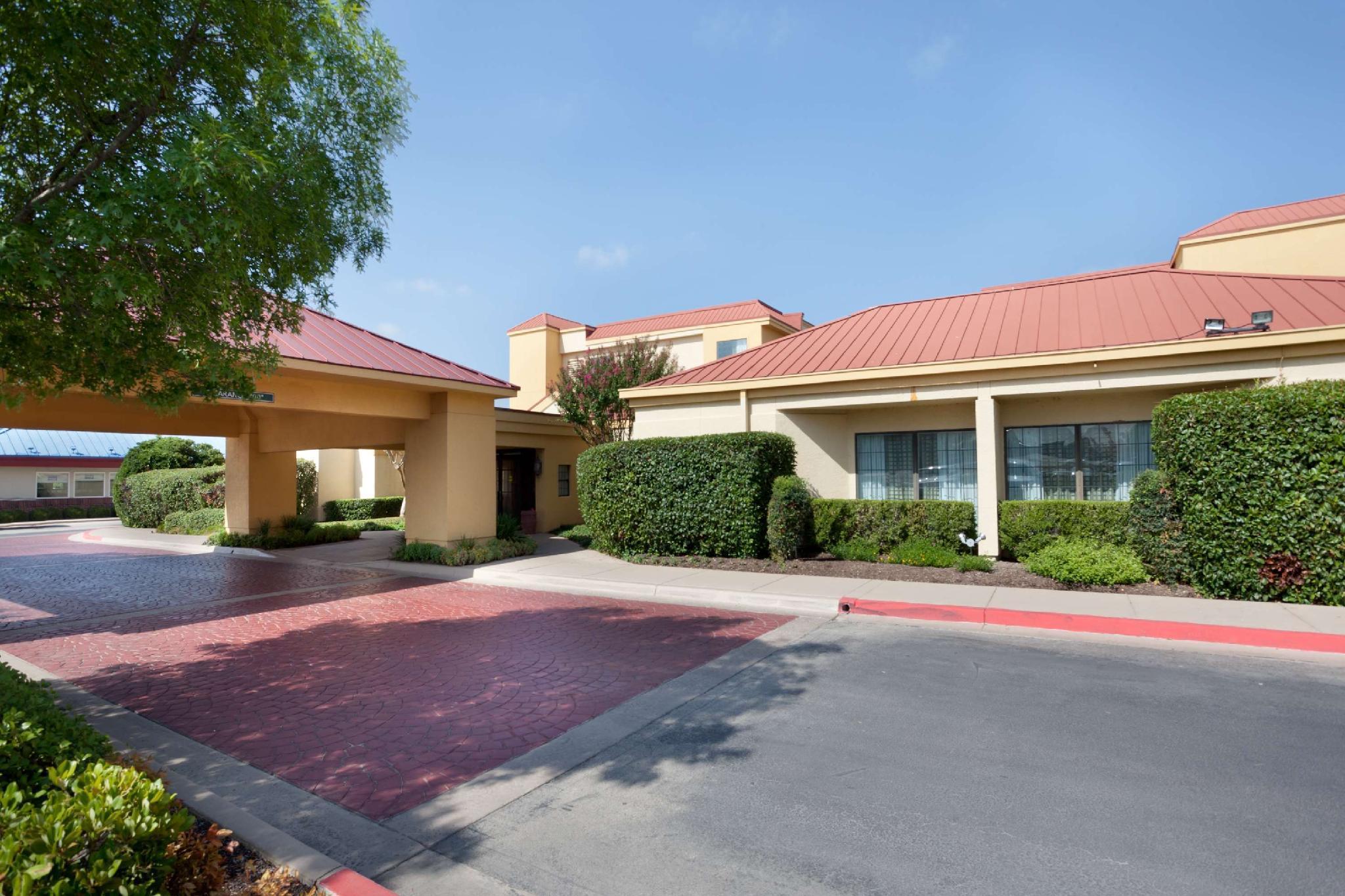 Отель La Quinta By Wyndham Round Rock North Экстерьер фото