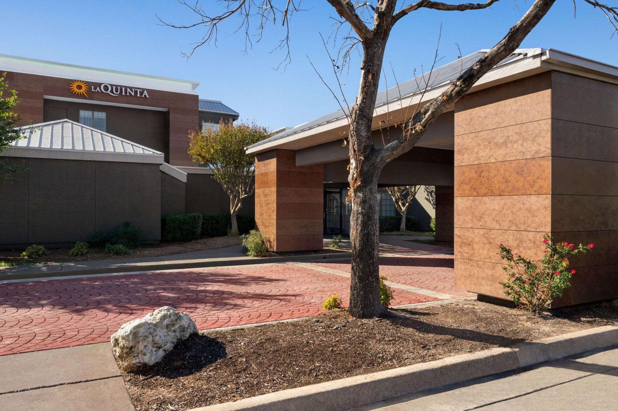 Отель La Quinta By Wyndham Round Rock North Экстерьер фото