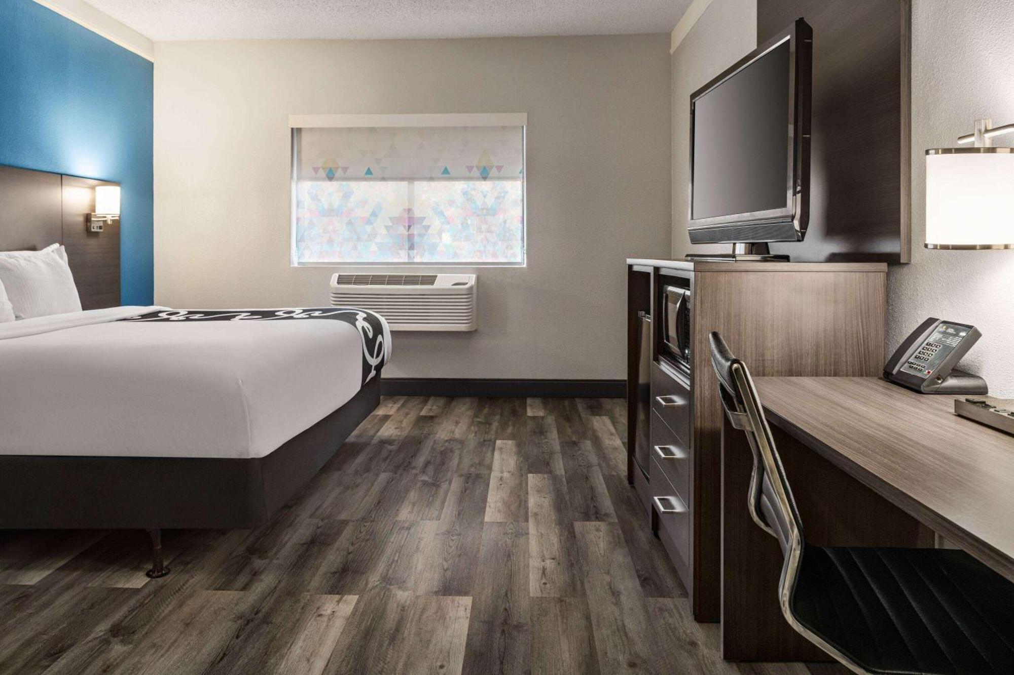 Отель La Quinta By Wyndham Round Rock North Экстерьер фото