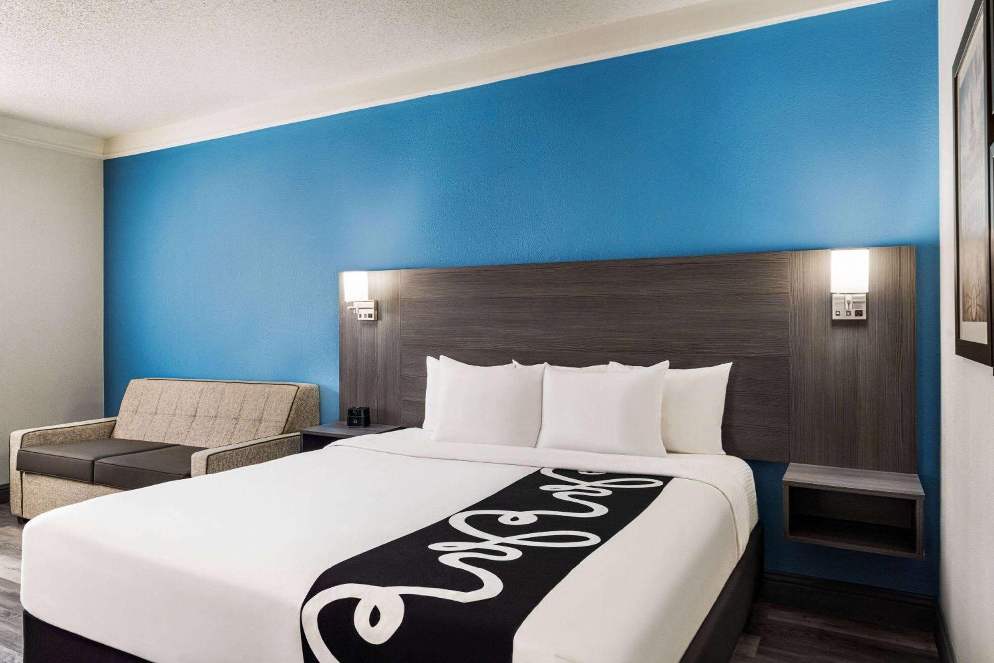 Отель La Quinta By Wyndham Round Rock North Экстерьер фото