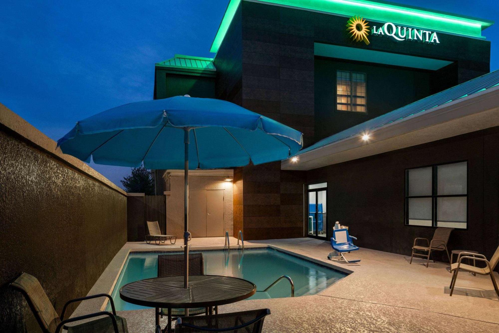 Отель La Quinta By Wyndham Round Rock North Экстерьер фото