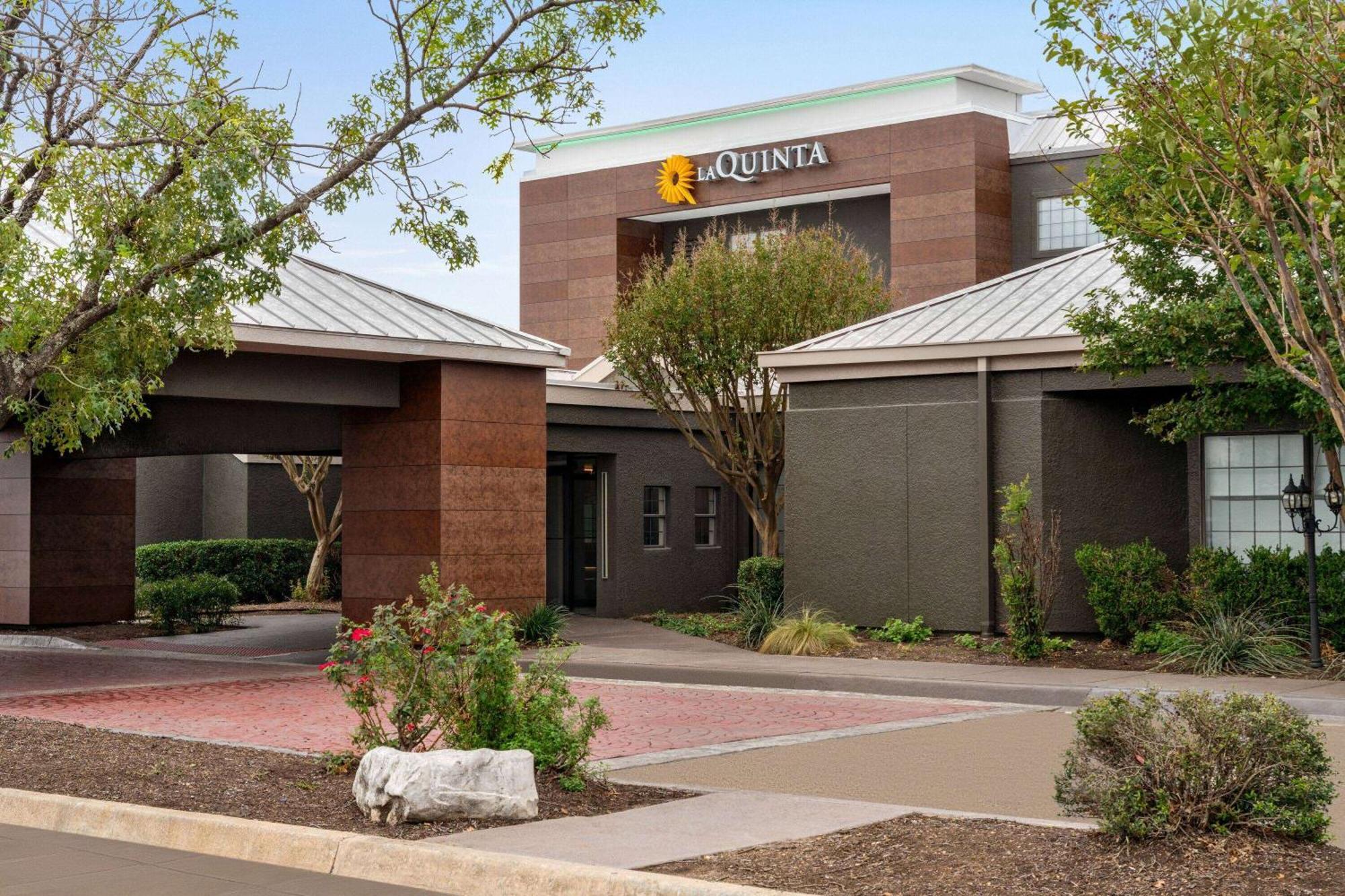Отель La Quinta By Wyndham Round Rock North Экстерьер фото