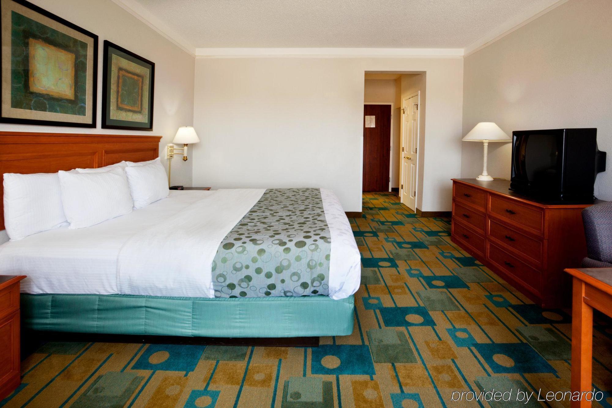 Отель La Quinta By Wyndham Round Rock North Экстерьер фото