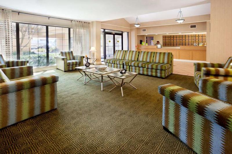 Отель La Quinta By Wyndham Round Rock North Экстерьер фото